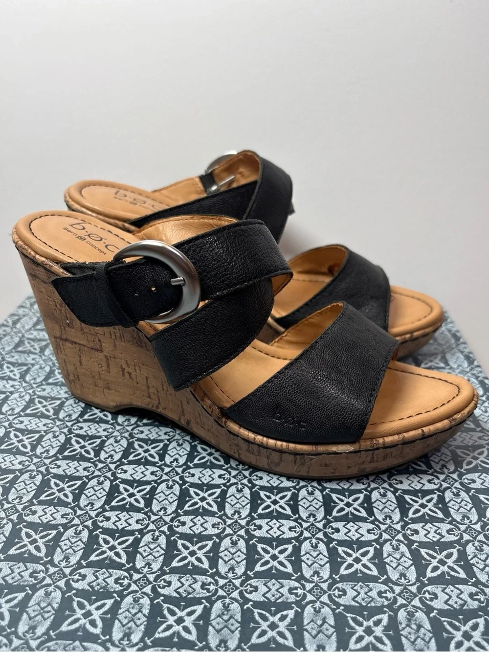 b.o.c Born Black Leather Cork Wedge Buckle Strap Sandals Women’s US 9 M